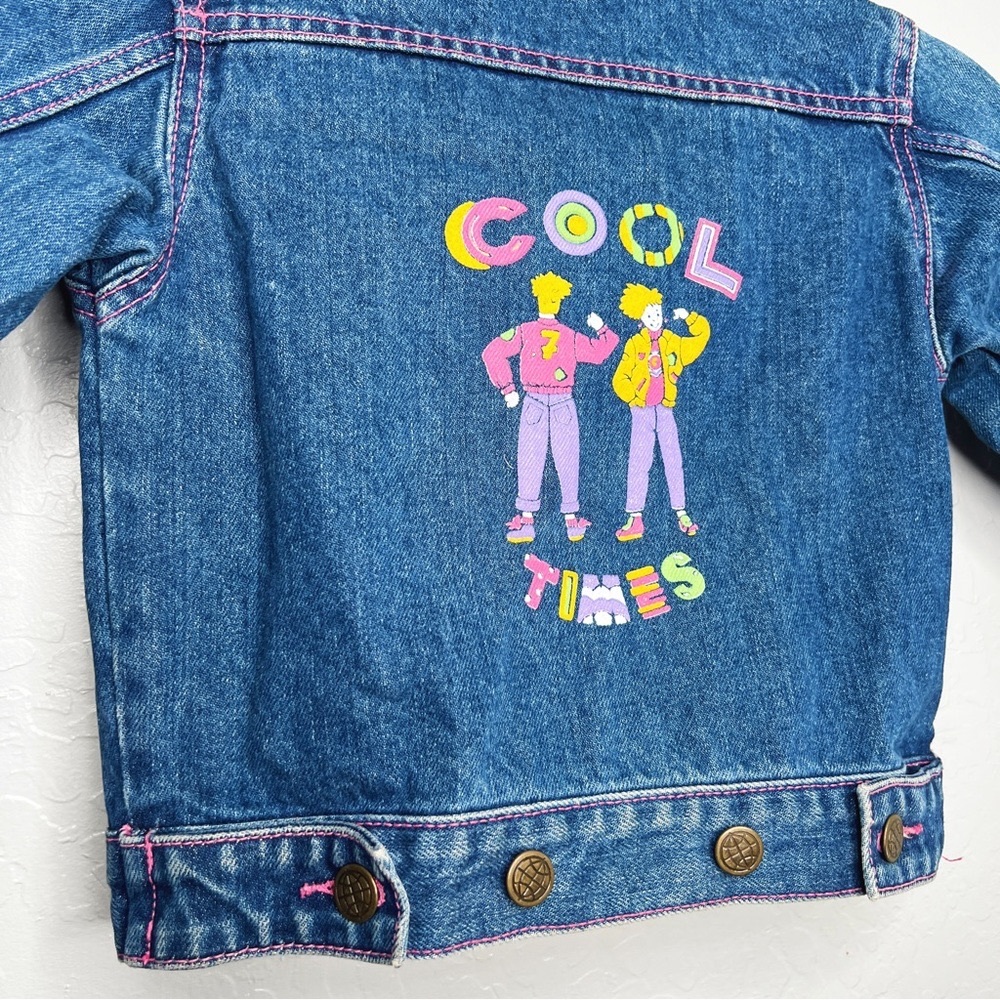 Vintage 90s BarbieCore kids Jean Jacket with Pink stitching. Size 4.